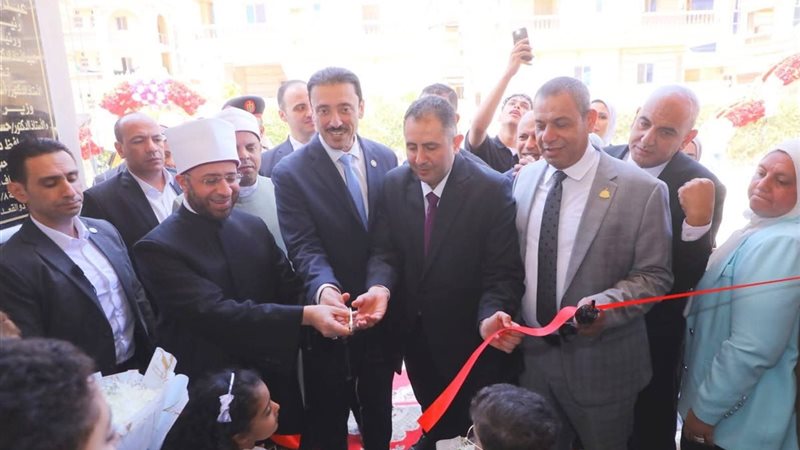 محافظ دمياط ووزير