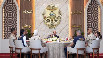 تفاصيل زيارة الرئيس السيسي لمقر القيادة الاستراتيجية بالعاصمة الإدارية الجديدة (صور)