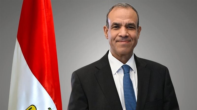 الدكتور بدر عبد العاطى