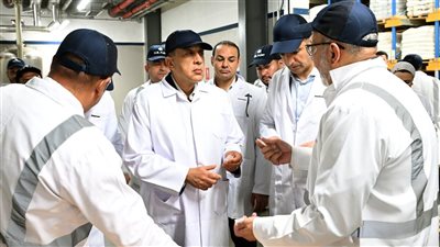 مدبولي يتابع توسعات مصنع عالمي للمواد اللاصقة باستثمارات 26 مليون دولار