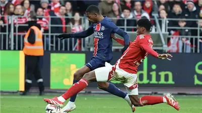 باريس سان جيرمان يقترب من حسم لقب الدوري الفرنسي بفوز صعب على بريست