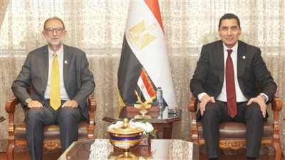 “سلامة الغذاء” تبحث تنظيم استخدام المكملات الغذائية داخل مراكز الشباب والأندية