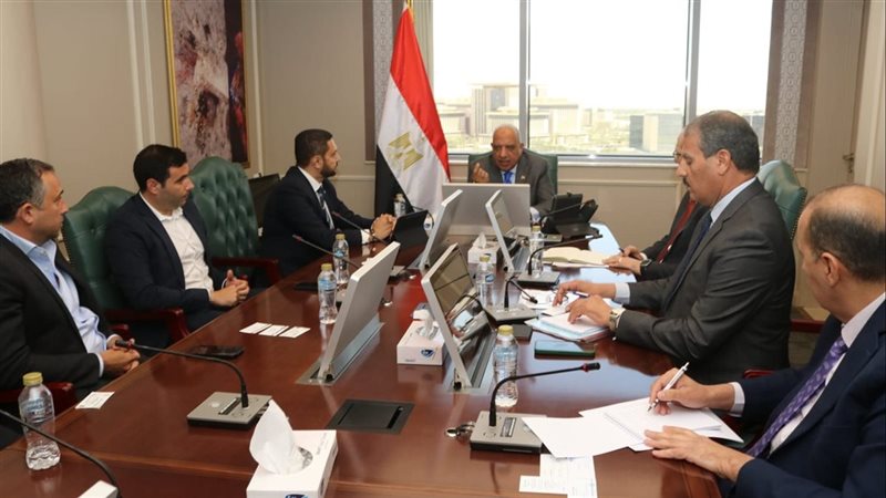 لقاء وزير الكهرباء
