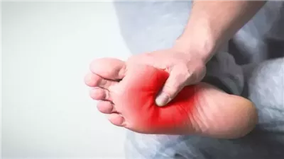 أسباب سخونة القدمين وأفضل الطرق للعلاج 
