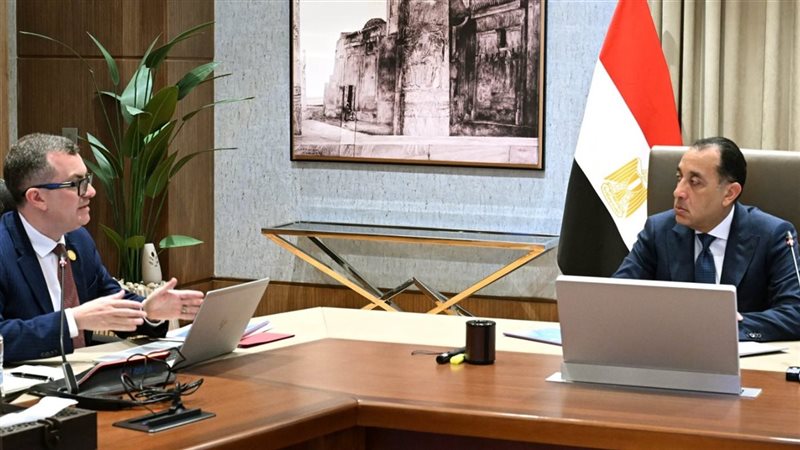 رئيس الوزراء ووزير