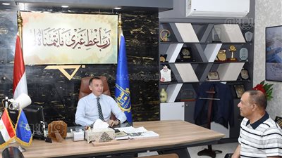 محافظ أسوان يلتقى برئيس شركة مياه الشرب والصرف الصحى الجديد 