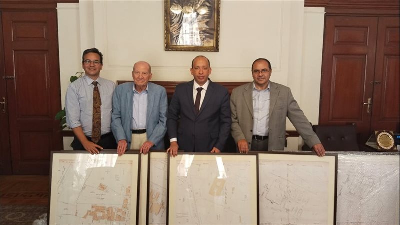 د. حسام صلاح مع أساتذة