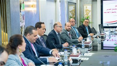 وزيرا الإنتاج الحربي والاستثمار يبحثان جهود جذب الاستثمارات وتعزيز التصنيع المحلي