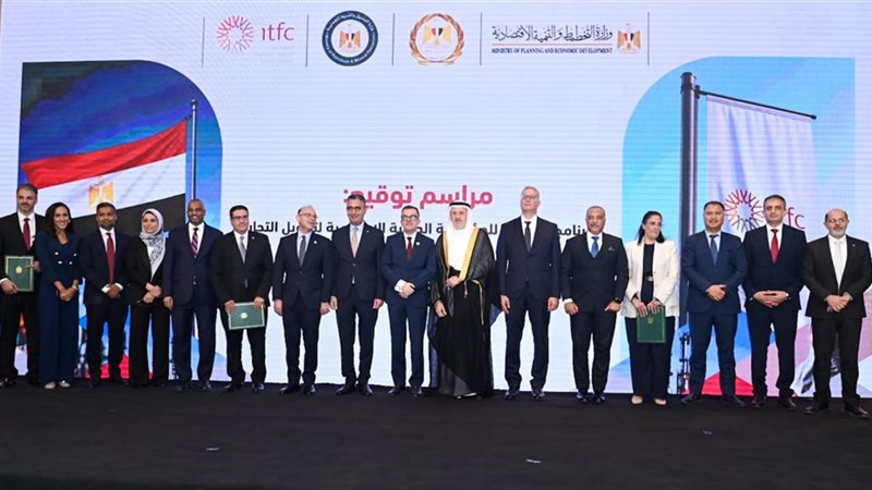 الدكتور شريف فاروق،