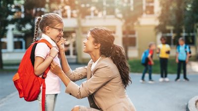 كيف تهدئين توتر ابنك قبل خروجه للامتحان؟ 