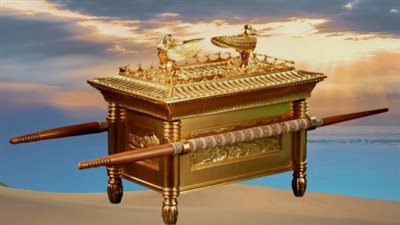 مكانه لا يزال لغزًا، مقطع صادم لكاهن إثيوبي يزعم امتلاكه تابوت العهد المقدس (فيديو)