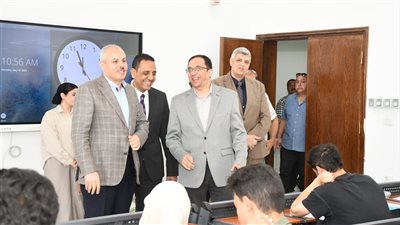 رئيس جامعة القناة يتابع انطلاق امتحانات المتطلبات بالكليات