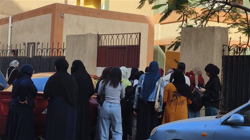 دخول طلاب أولى وثانية