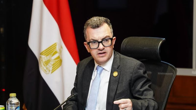 الدكتور أحمد رستم،
