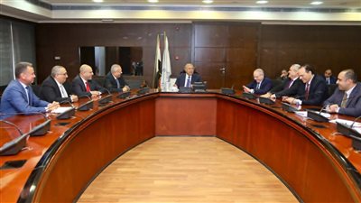 وزير النقل يشهد توقيع مذكرة تفاهم لمشروع تمويل الميناء الجاف ببرج العرب