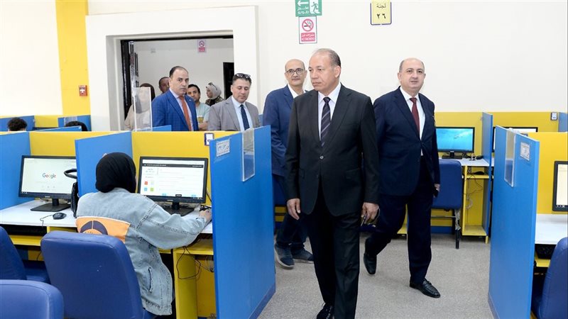 الامتحانات بجامعة