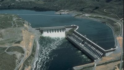 تدفقات المياه ترتفع وبحيرة 