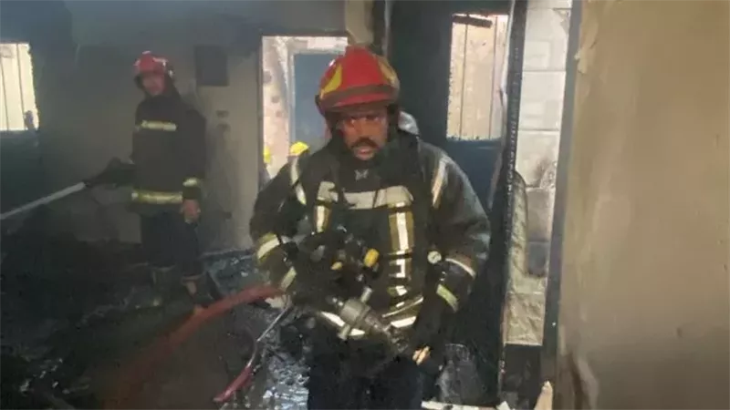إصابة شخصين في حريق