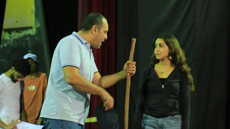 عرض التياترو، فيتو