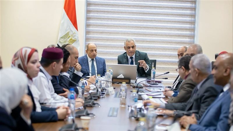 اجتماع وزير الإنتاج