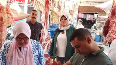 ضبط منتجات غذائية منتهية الصلاحية خلال حملات على الأسواق بالقليوبية