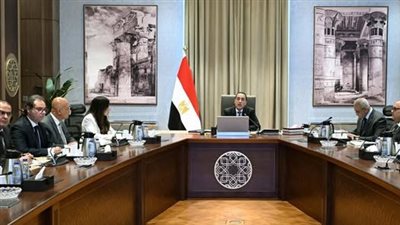 رئيس الوزراء يتابع جهود تنفيذ الخطة الاستراتيجية لتحلية مياه البحر