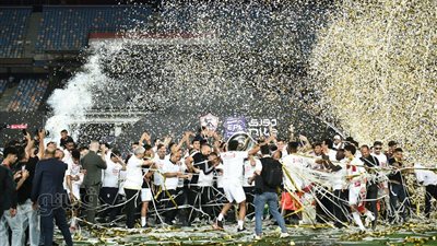 شاهد، كيف احتفل لاعبو الزمالك بدرع الدوري الممتاز