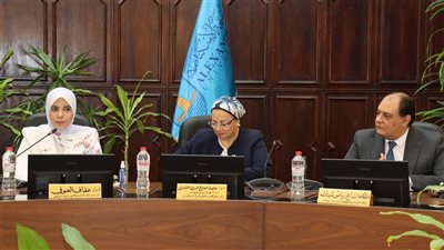 مجلس خدمة المجتمع بجامعة الإسكندرية يناقش خطط التحول الرقمي وترشيد الطاقة 
