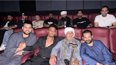  رغم  حضوره مع الممنوعين لمشاهدة فيلم أسد، الجمهور لمحمد رمضان: فين الجلابية يا فنان!