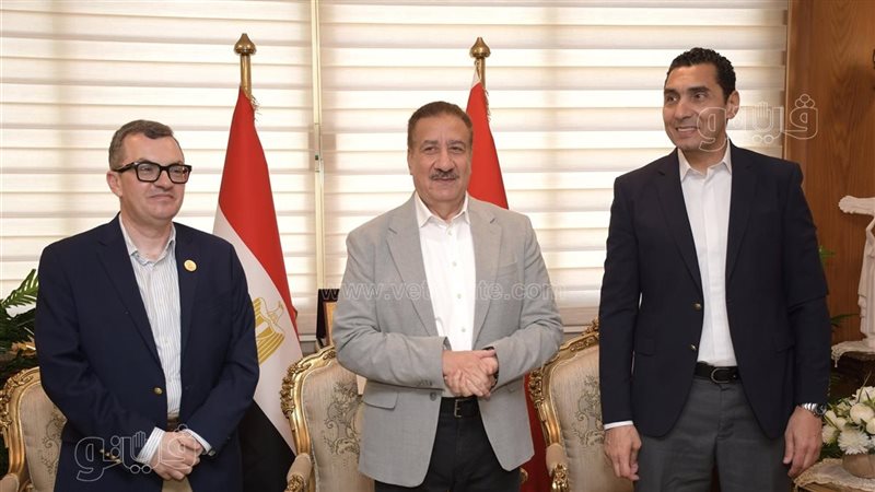 محافظ بورسعيد يستقبل