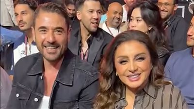 العيون فضاحة، ضحك وهمس أحمد عز وأنغام في نزال 