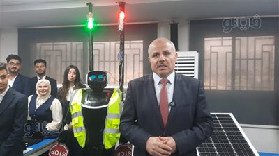 رئيس جامعة قناة السويس يعلن تبني ابتكارات طلاب الكلية المصرية الصينية للتكنولوجيا (فيديو)