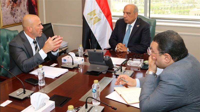 اجتماع وزير الكهرباء
