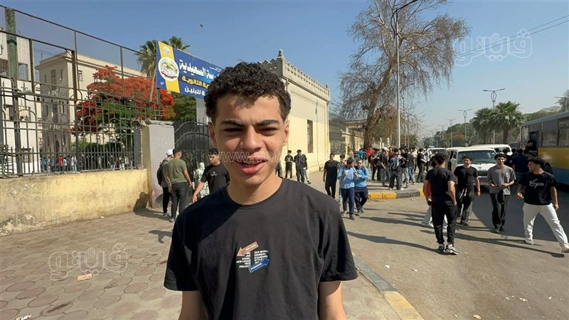 احد طلاب ثانية ثانوي