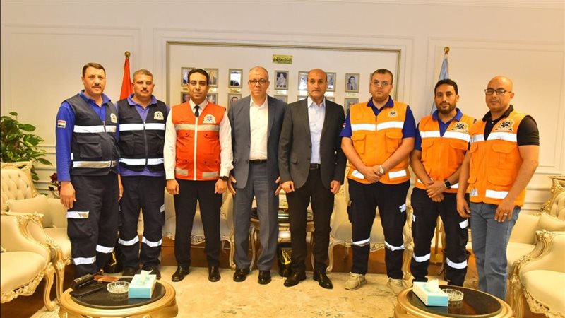 محافظ أسيوط يكرم