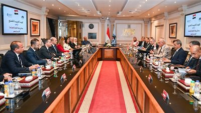 العربية للتصنيع تبحث تعزيز الشراكة مع الغرفة الفرنسية بالقاهرة وتوطين التكنولوجيا الحديثة