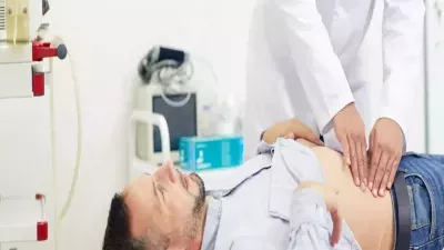 الأطباء: النقابة تصدر قيم استرشادية لأسعار الكشف داخل العيادات الخاصة