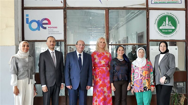 تجارة عين شمس تستقبل