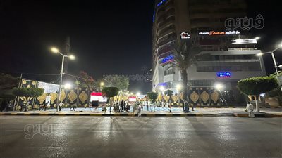 بعلم مصر وأماكن مخصصة للسيدات، ساحة مصطفى محمود تستعد لاستقبال المصلين في صلاة العيد (فيديو)