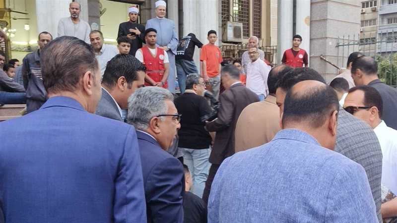 لحظة وصول المحافظ،