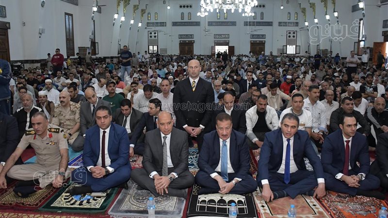 محافظ بورسعيد يؤدي