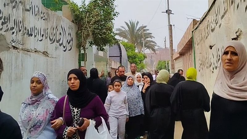 توافد أهالي الغربية