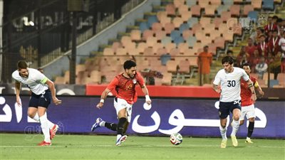 مصر وروسيا يتعادلان سلبيا في الشوط الأول (صور)