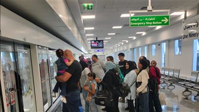 إقبال كبير من المواطنين على استقلال المونوريل لزيارة العاصمة الجديدة (صور)