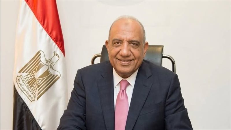 الدكتور محمود عصمت