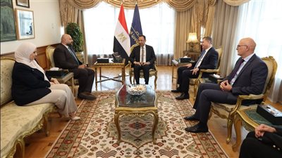وزير الاتصالات: توافر بيئة أعمال جاذبة يدفع الشركات العالمية لزيادة استثماراتها
