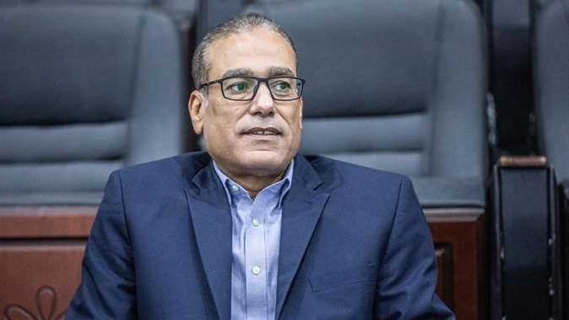 مصطفى عزام، فيتو