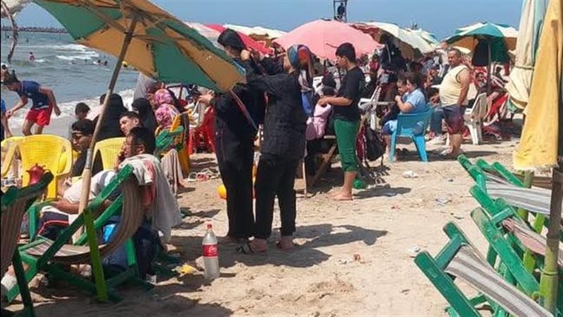 شاطئ رأس البر يمتلئ