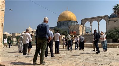 حكماء المسلمين يُدين اقتحام مستوطنين للمسجد الأقصى ورفع علم الاحتلال في باحاته 