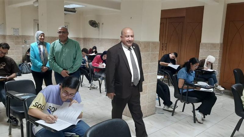نائب رئيس جامعة القاهرة